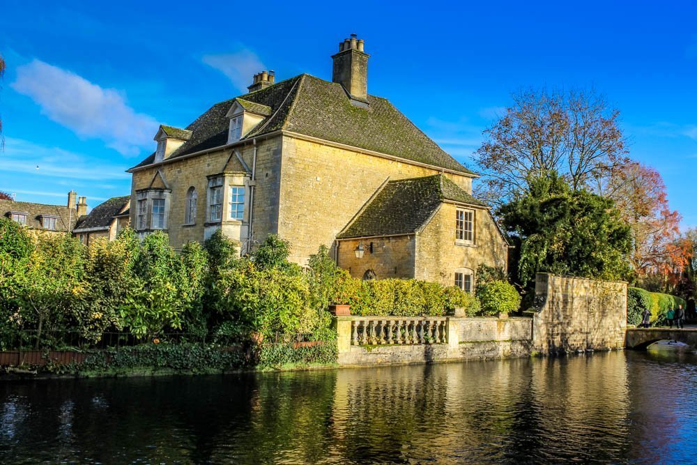 Bourton river house