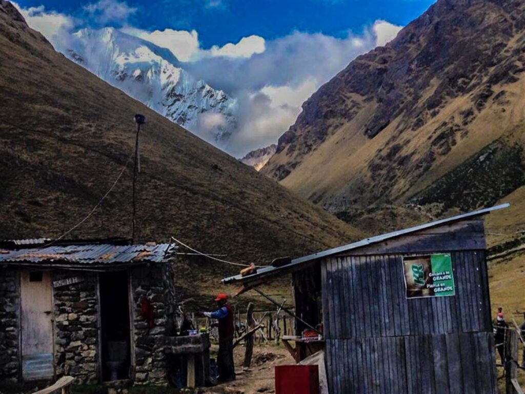 camp huts Salkantay