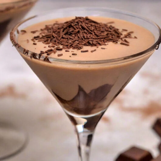 Easy Chocolate Martini Cocktail Recipe