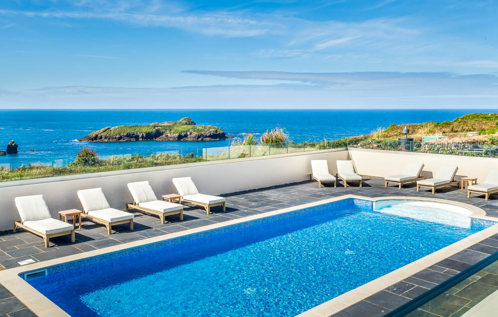 hotel outdoor pool at the mullion cove