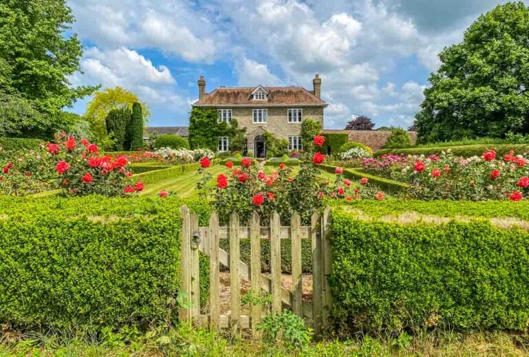 A Walk Around The Haunted Village Of Pluckley In Kent