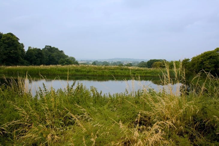 Wiltshire - Walking Along The Kennet and Avon Canal