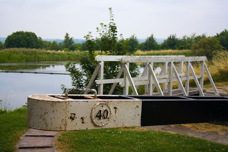 Wiltshire - Walking Along The Kennet and Avon Canal