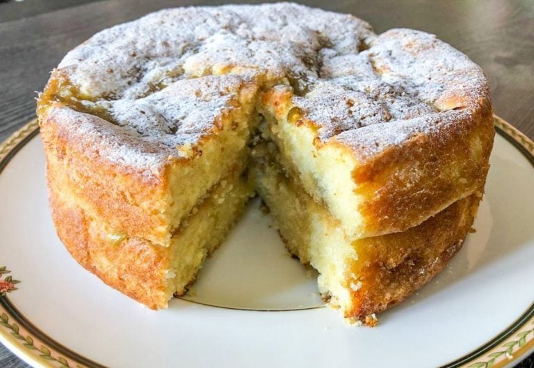 Devilishly Delicious Rhubarb and Custard Cake