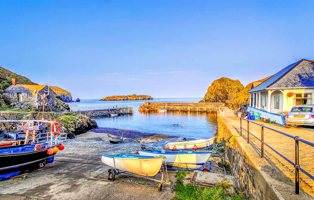 mullion cove harbour