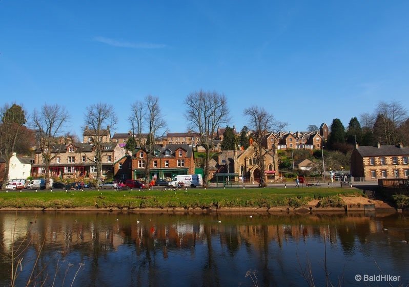 river scene and houses in Appleby, Sandside