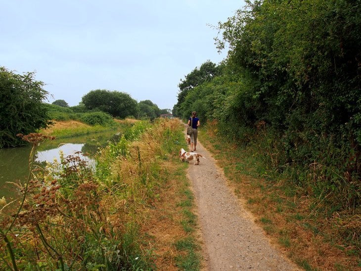 Wiltshire - Walking Along The Kennet and Avon Canal