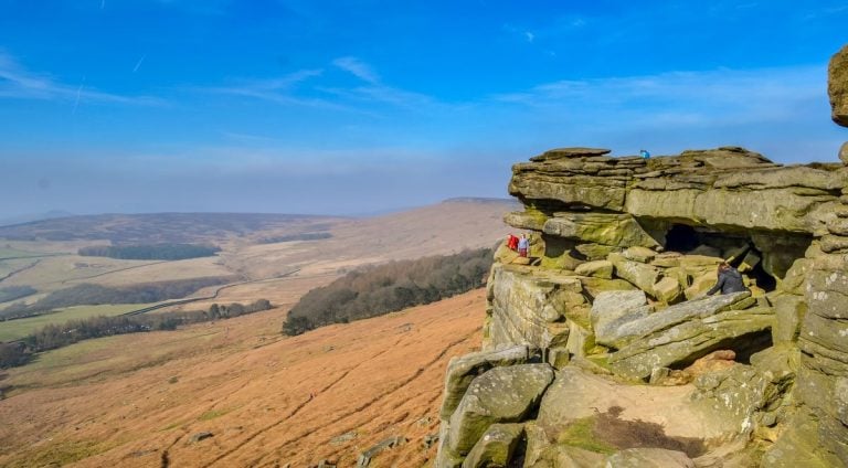 Stanage Edge and Robin Hoods Cave – A Stroll in the Peak District