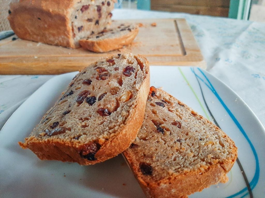 Serving suggestion, Vegan fruit bread