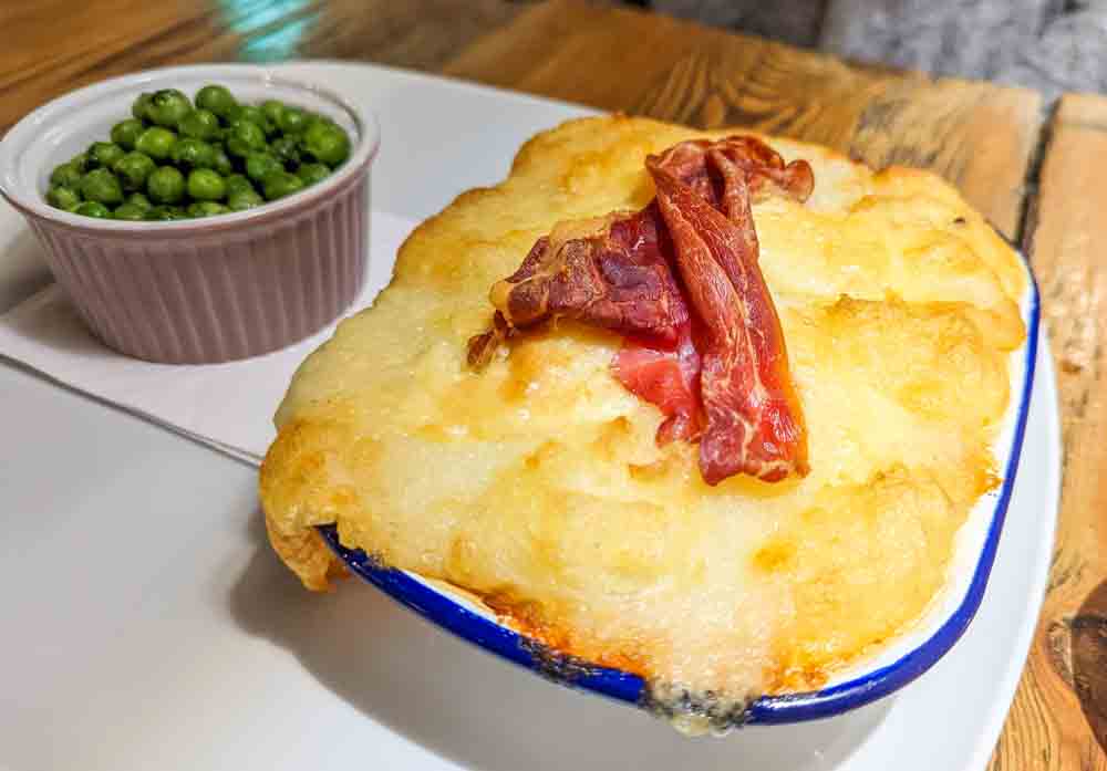 shepherds pie at the yan at grasmere