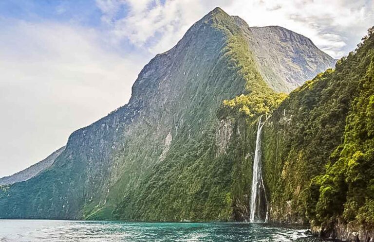 Milford Sound: Exploring New Zealand’s Spectacular Fiordland