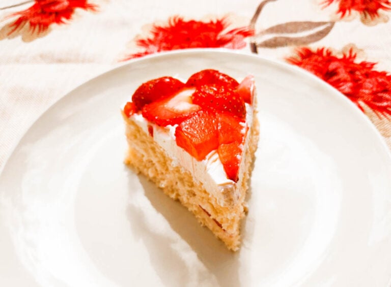 Strawberries and Cream Cake Recipe