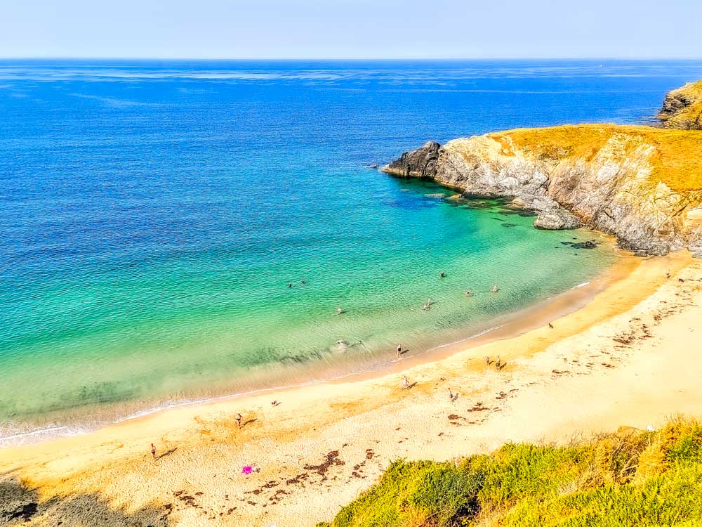 sun sea and coast mullion cove cornwall