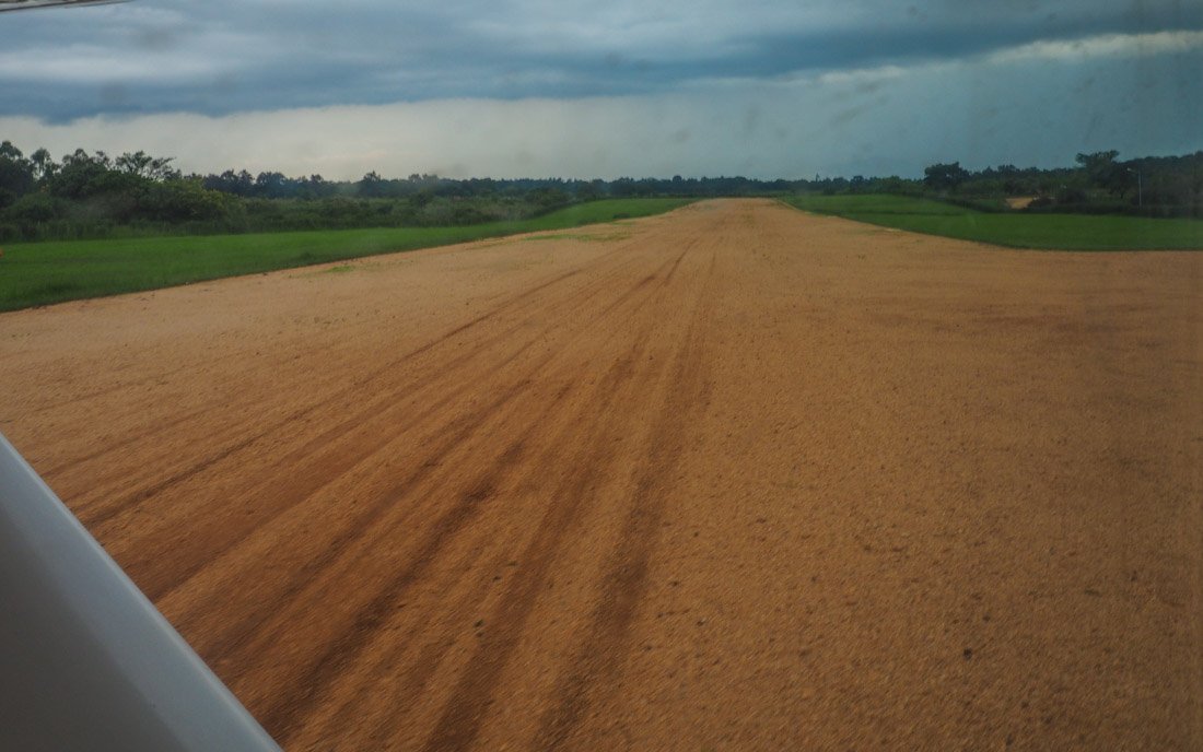 Uganda - A Caravan Flight Entebbe to Kihihi 10