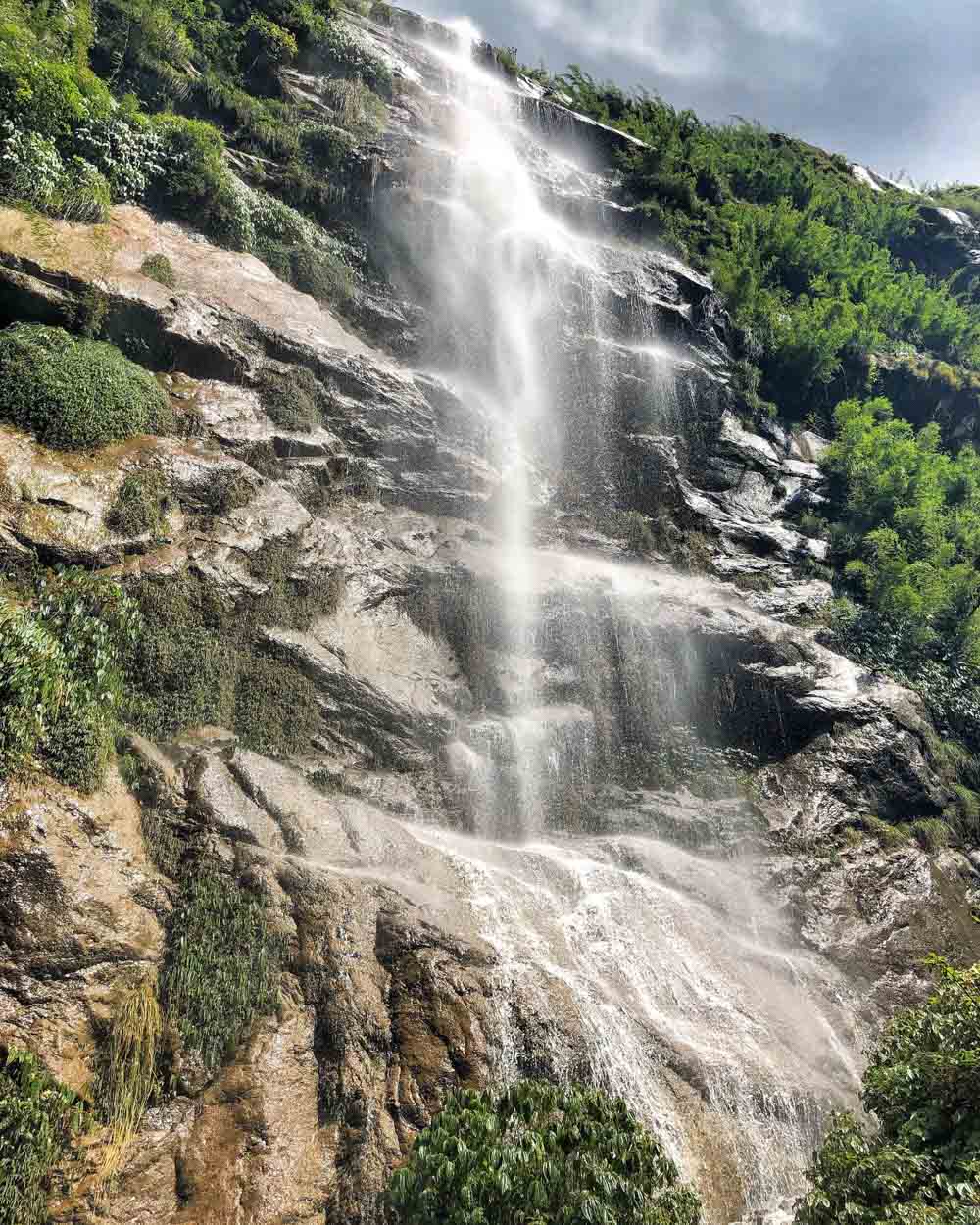 waterfall in nepal